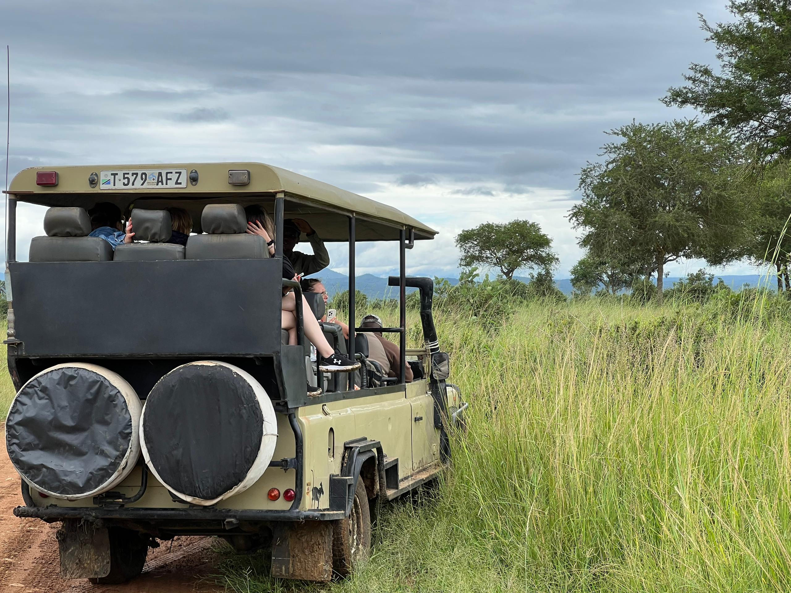 Lake Bunyonyi safari tour